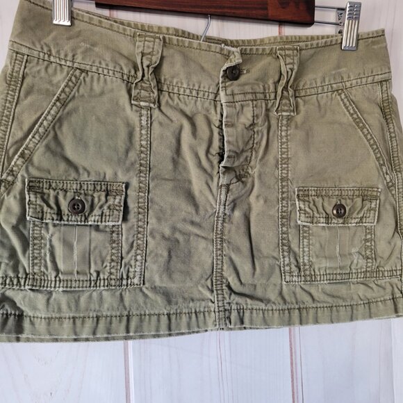 American Eagle Y2K Mini Cargo Skirt, Women’s Sz 2, 100% Cotton,  Olive Green EUC - Picture 2 of 8